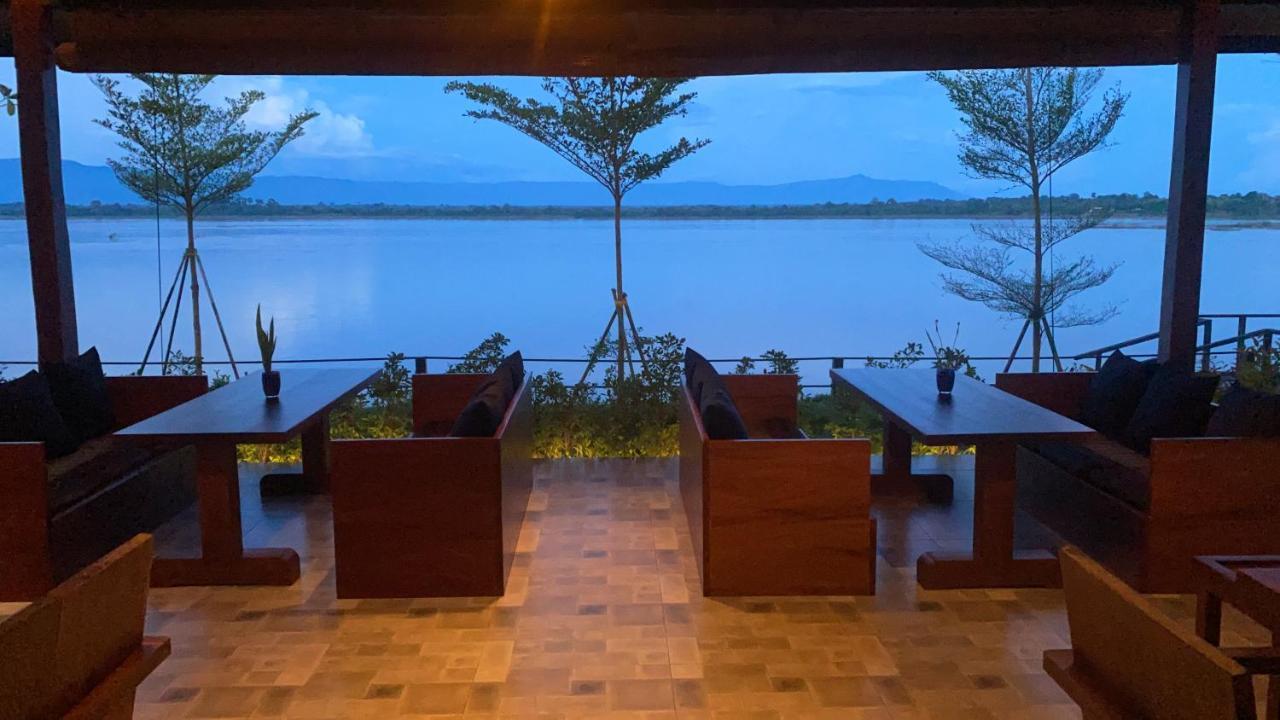 The Riviera Champasak Hotell Eksteriør bilde