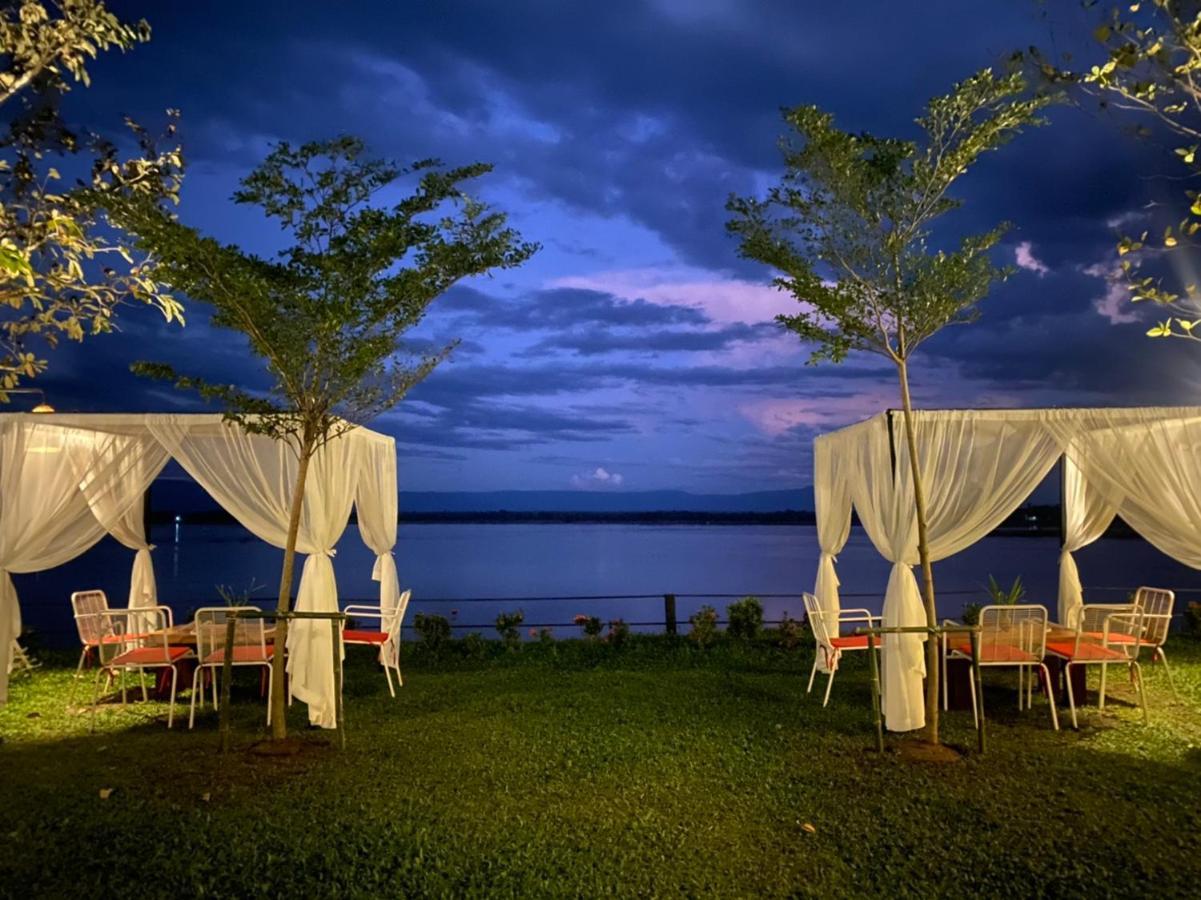 The Riviera Champasak Hotell Eksteriør bilde