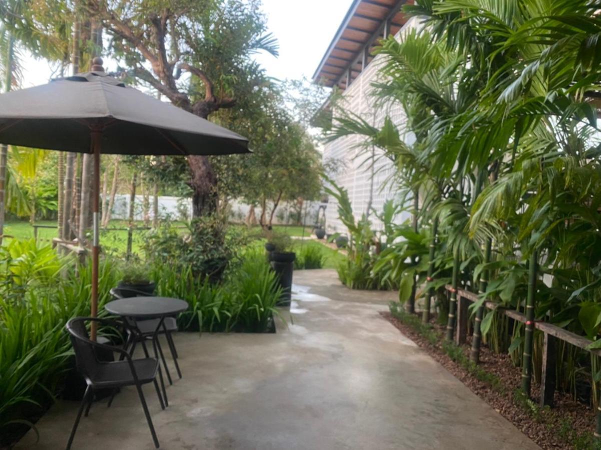 The Riviera Champasak Hotell Eksteriør bilde