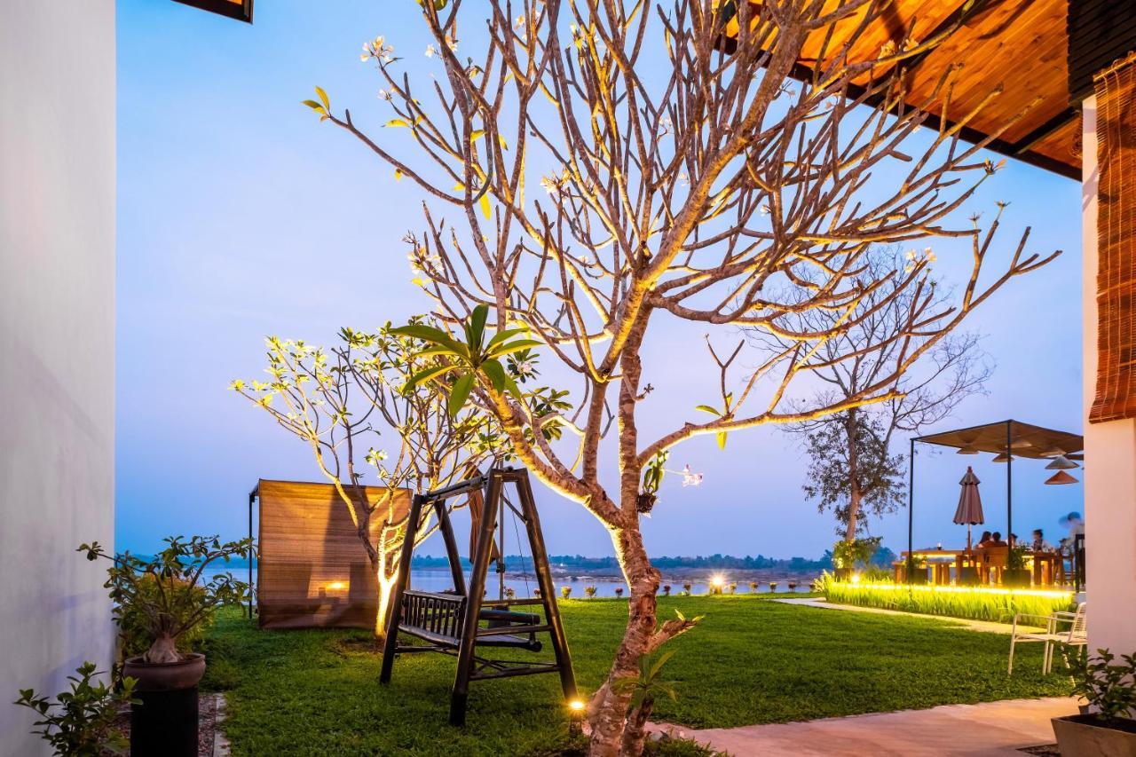 The Riviera Champasak Hotell Eksteriør bilde